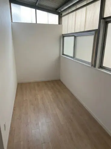 鹿児島県出水市のマンション3LDK・窓から光が入る清潔な居室に生まれ変わったゴミ屋敷片付け後の状態