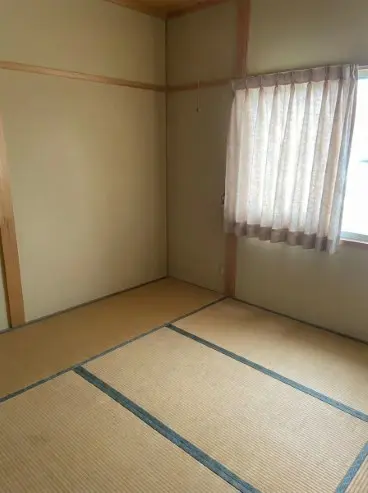 大阪府箕面市の戸建て（一軒家）4LDK・1日の作業で全てのゴミが撤去され清潔な部屋に戻ったゴミ屋敷片付け後の状態