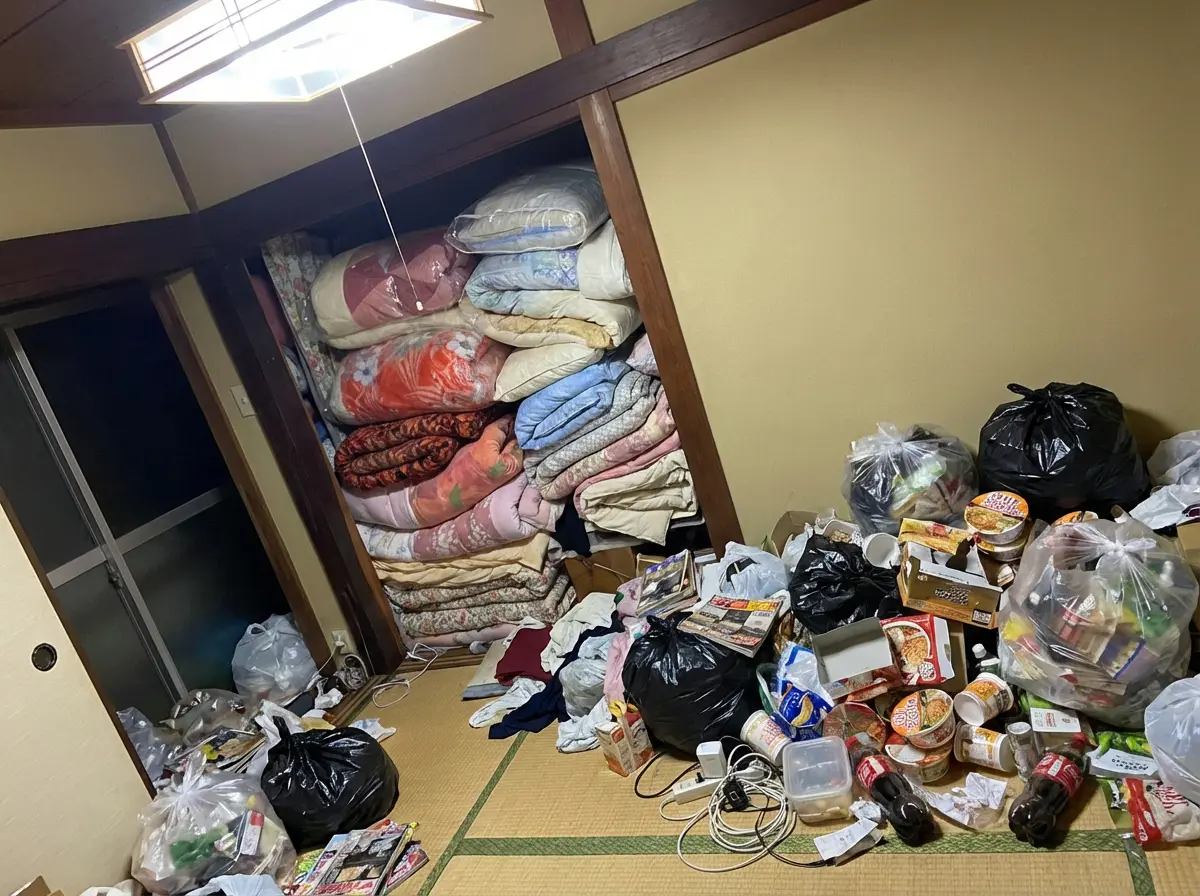 1LDKのゴミ屋敷片付け実績 埼玉県 さいたま市浦和区 住宅街 一軒家_片付け前_35138
