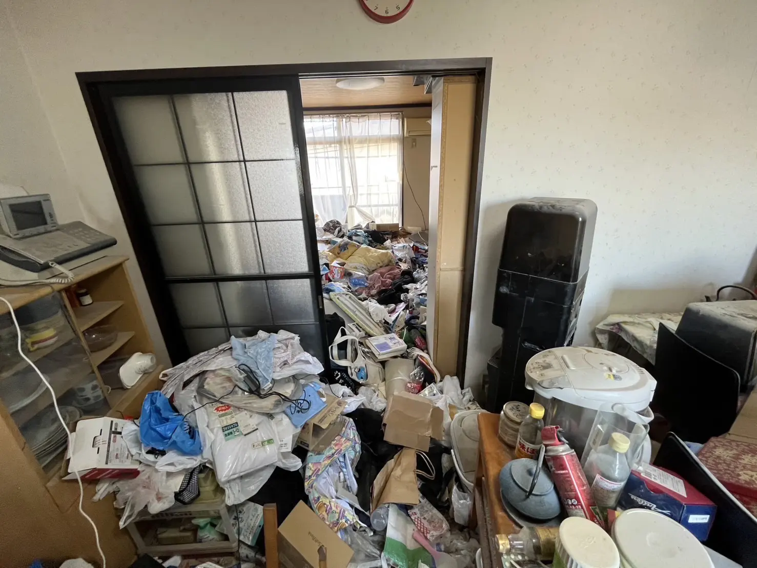 4DKのゴミ屋敷片付け実績 広島県 広島市西区 住宅街 一軒家_片付け前_35879